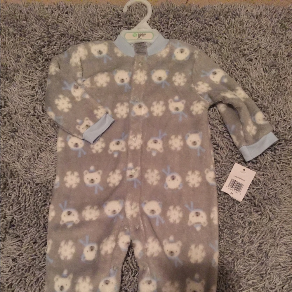 NWT: Fleece footie pjs